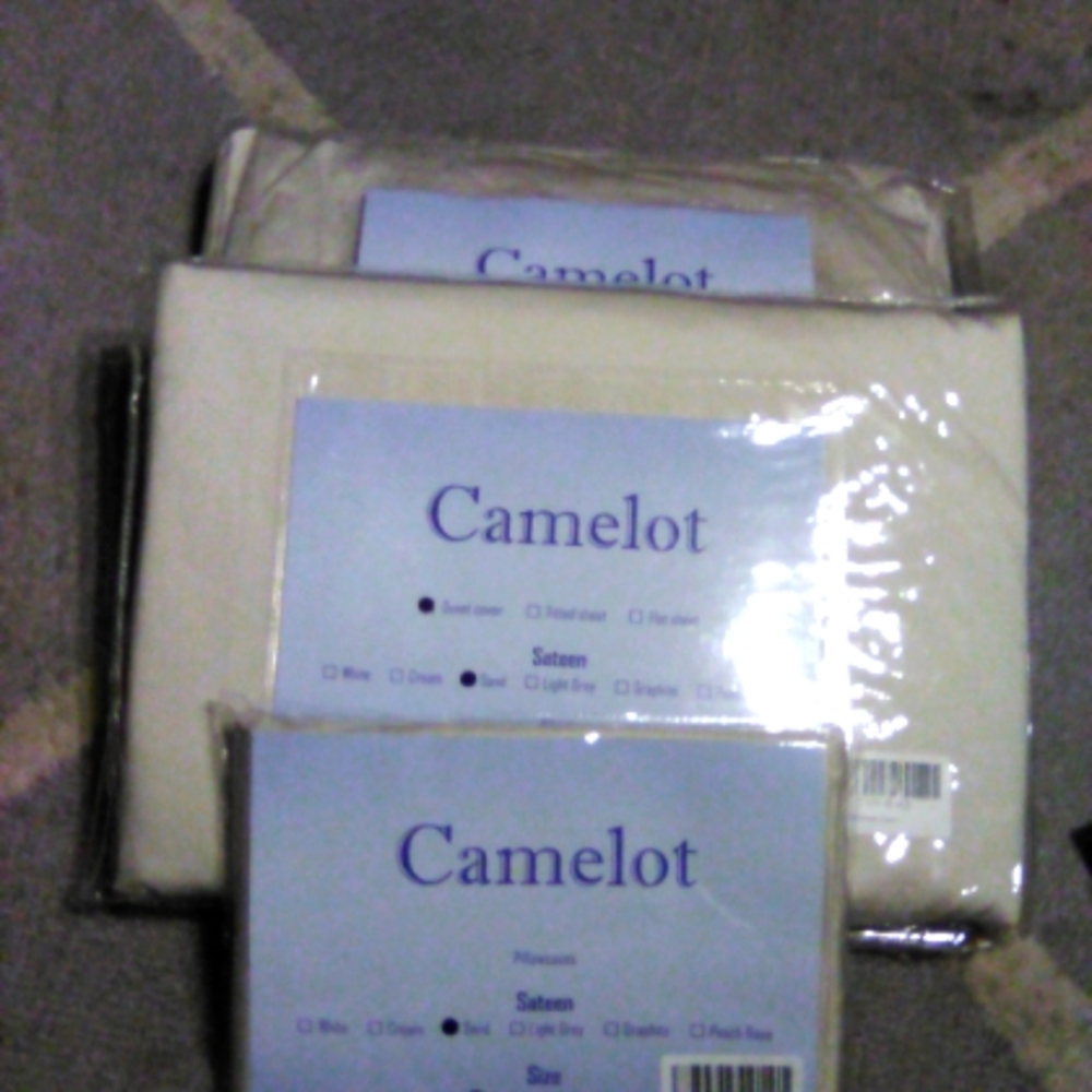 NWT Camelot King Size Duvet Cover, Fitted sheet and Standard size pillowcase set
